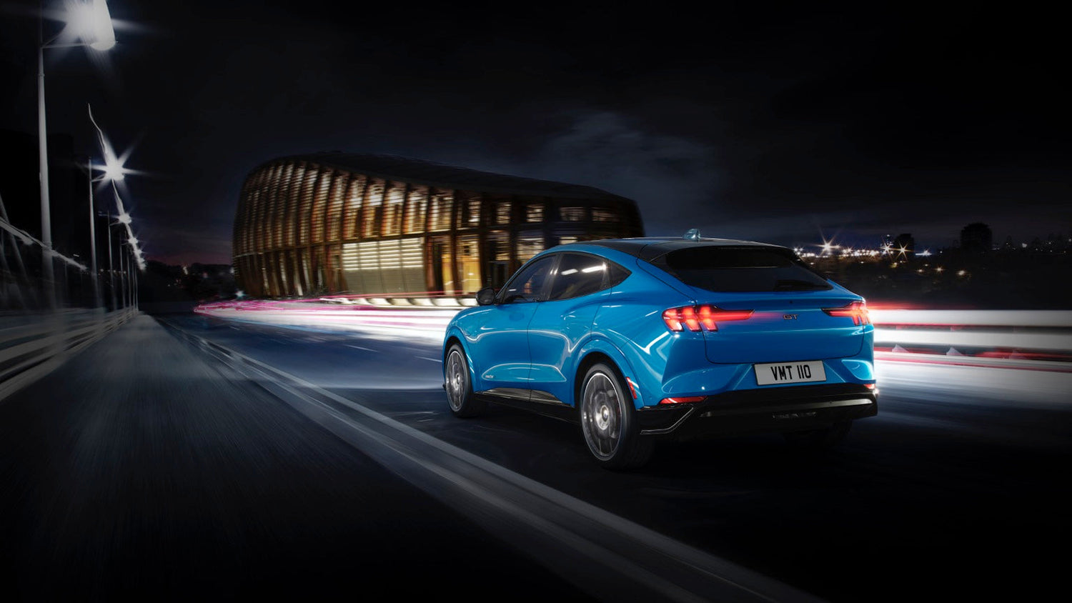 Ford Mustang Mach-E Standard Range Ladeleistung Alle DEtails