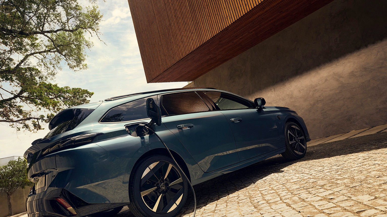 Peugeot e-308 SW (MY26) 55,4 kWh Kofferraumvolumen alle Details