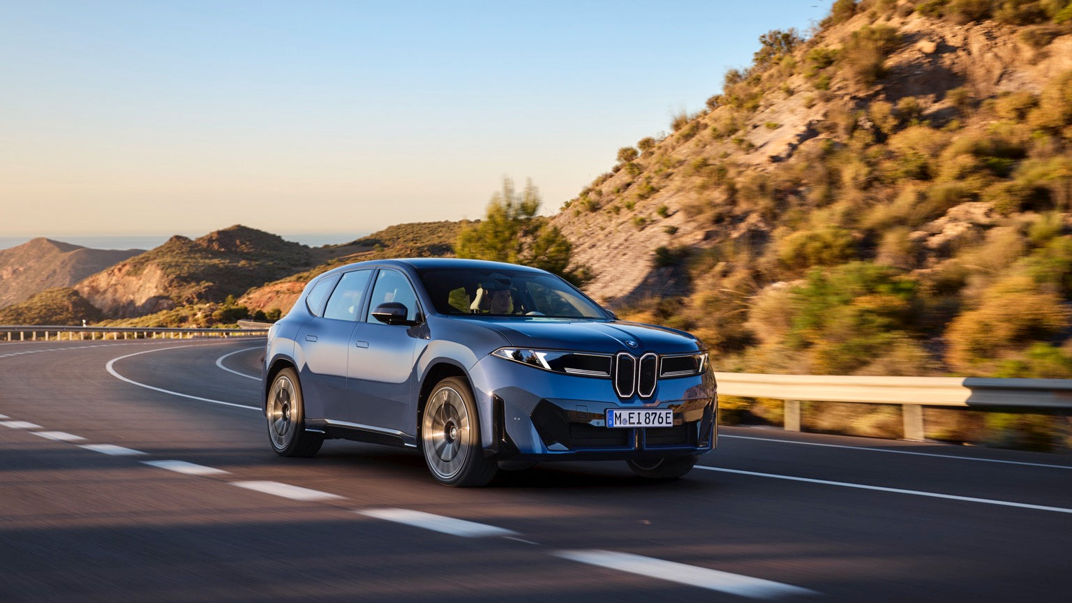 BMW iX3 50 xDrive: Bidirektionales Laden mit V2L, V2H und V2G