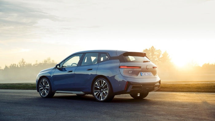 BMW iX xDrive 45: Ladevolumen und Anhängelast
