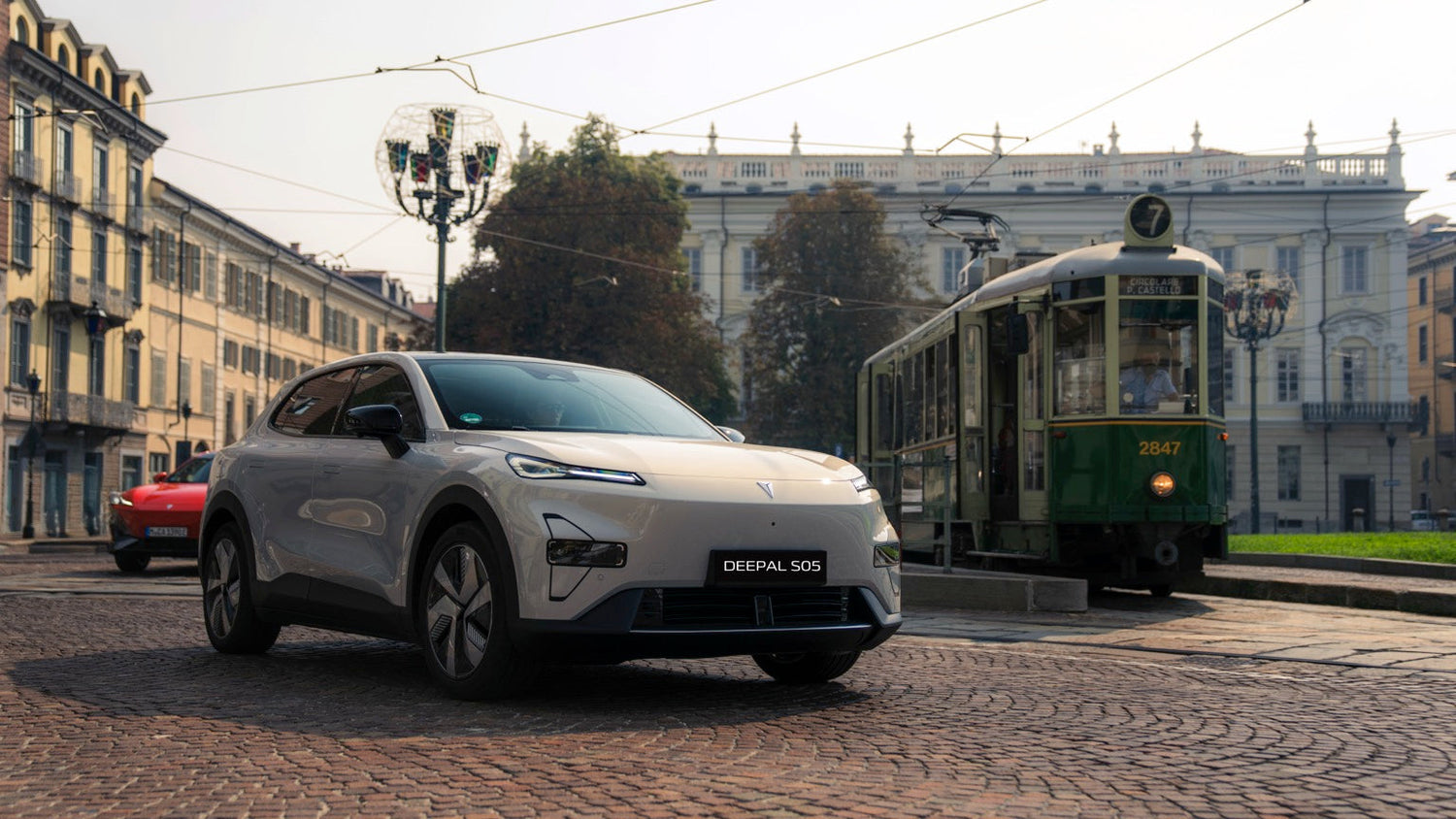 Wer darf beim bidirektionalen Laden Strom aus dem Auto ins Netz verkaufen?