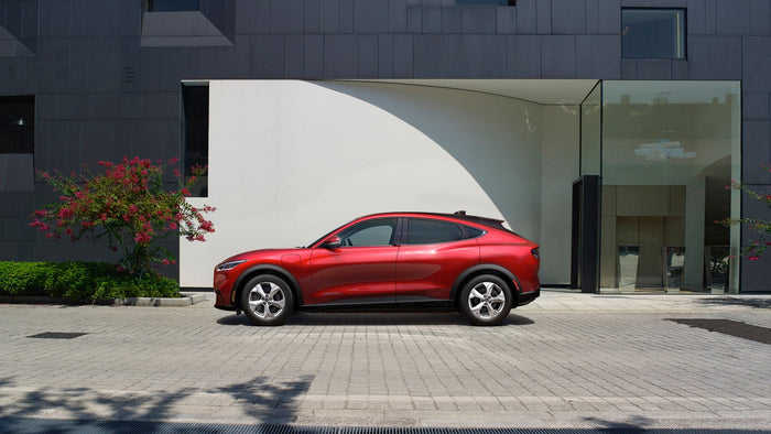 Ford Mustang Mach-E Standard Range: Maße, Gewicht & Platzverhältnisse