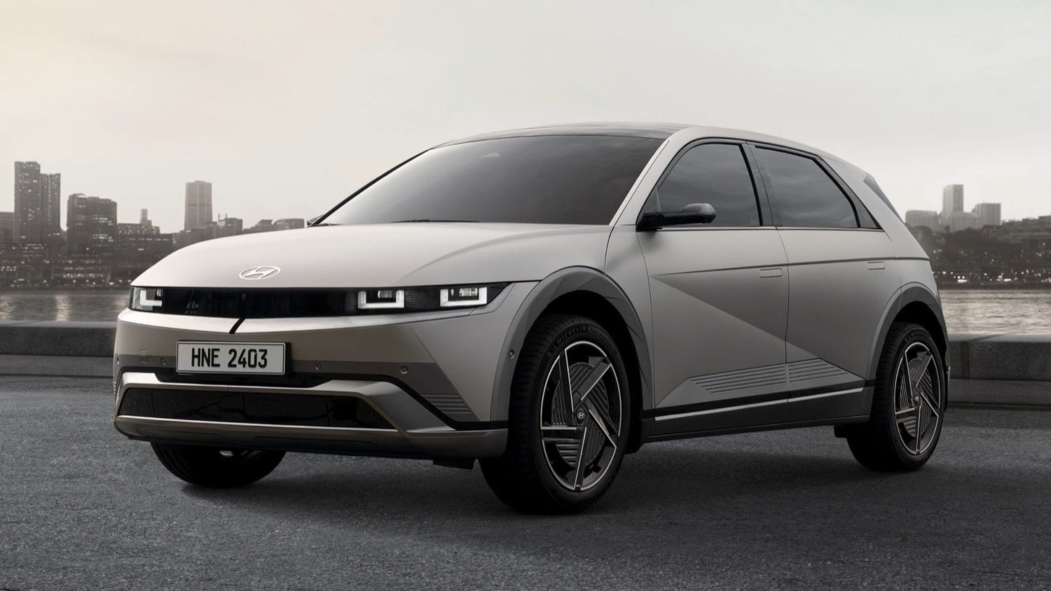 Hyundai IONIQ 5 Gummimatten – Innovativer Schutz im futuristischen Stil (EV Essential)