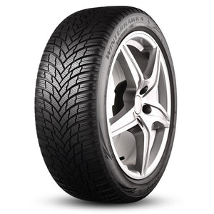 Firestone Winterhawk 4 Reifen in 3/4-Ansicht